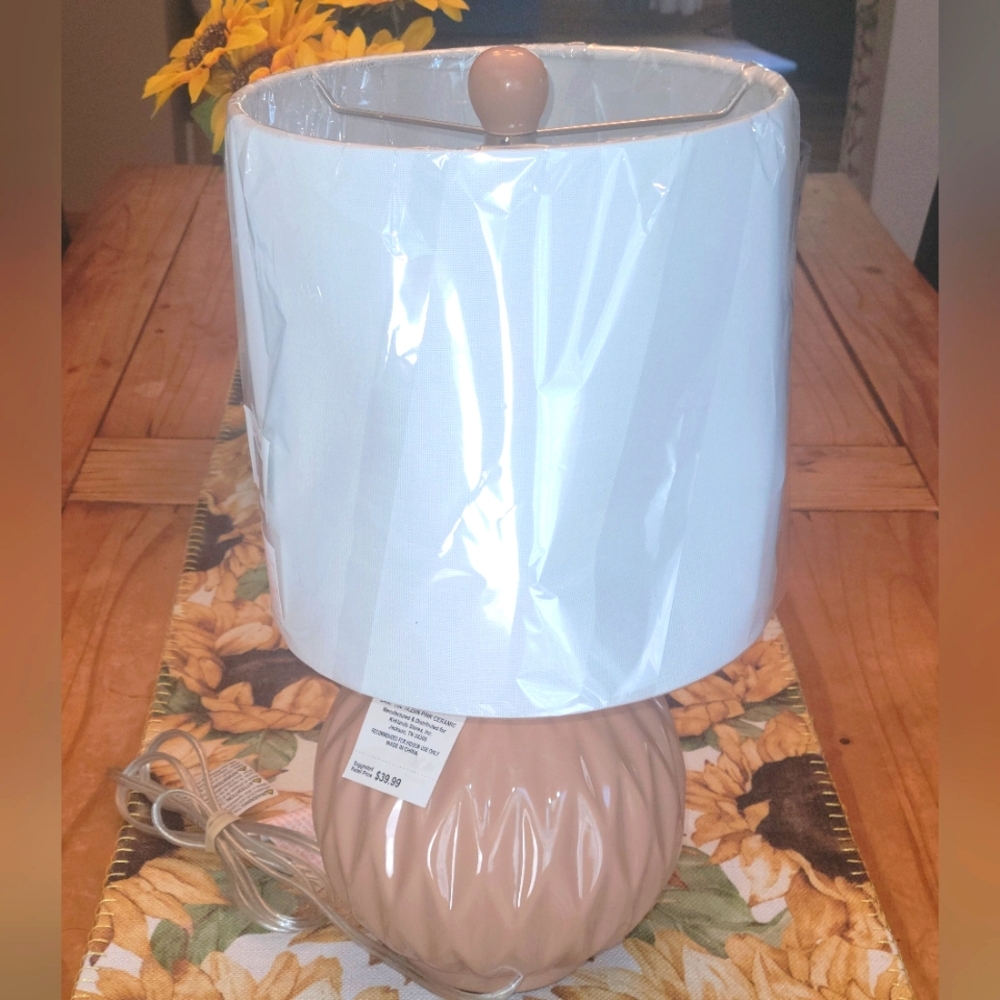 Lamp with Shade - Picture 1 of 3